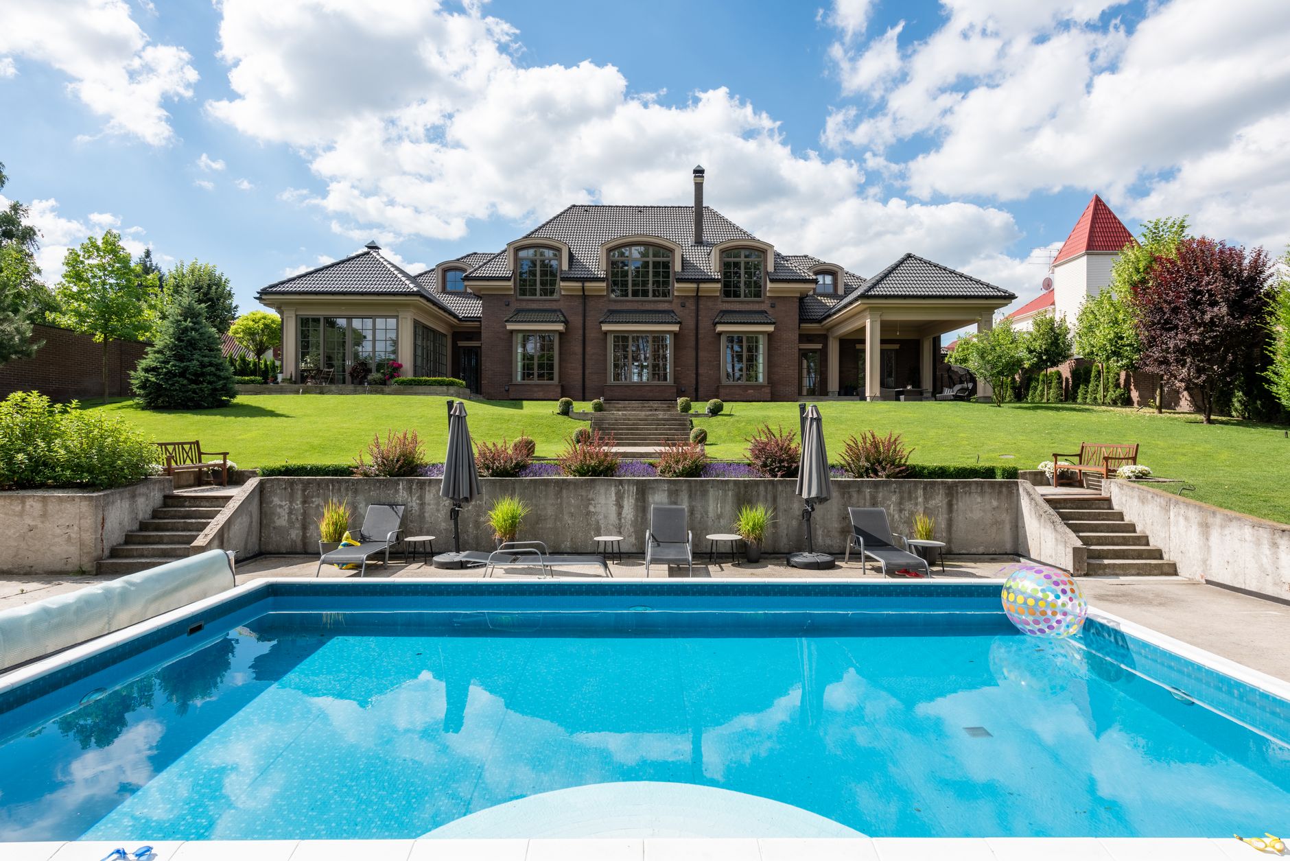 Domy z basenem polska: Costs, Permits and Resale Value - zdjecie w tresci