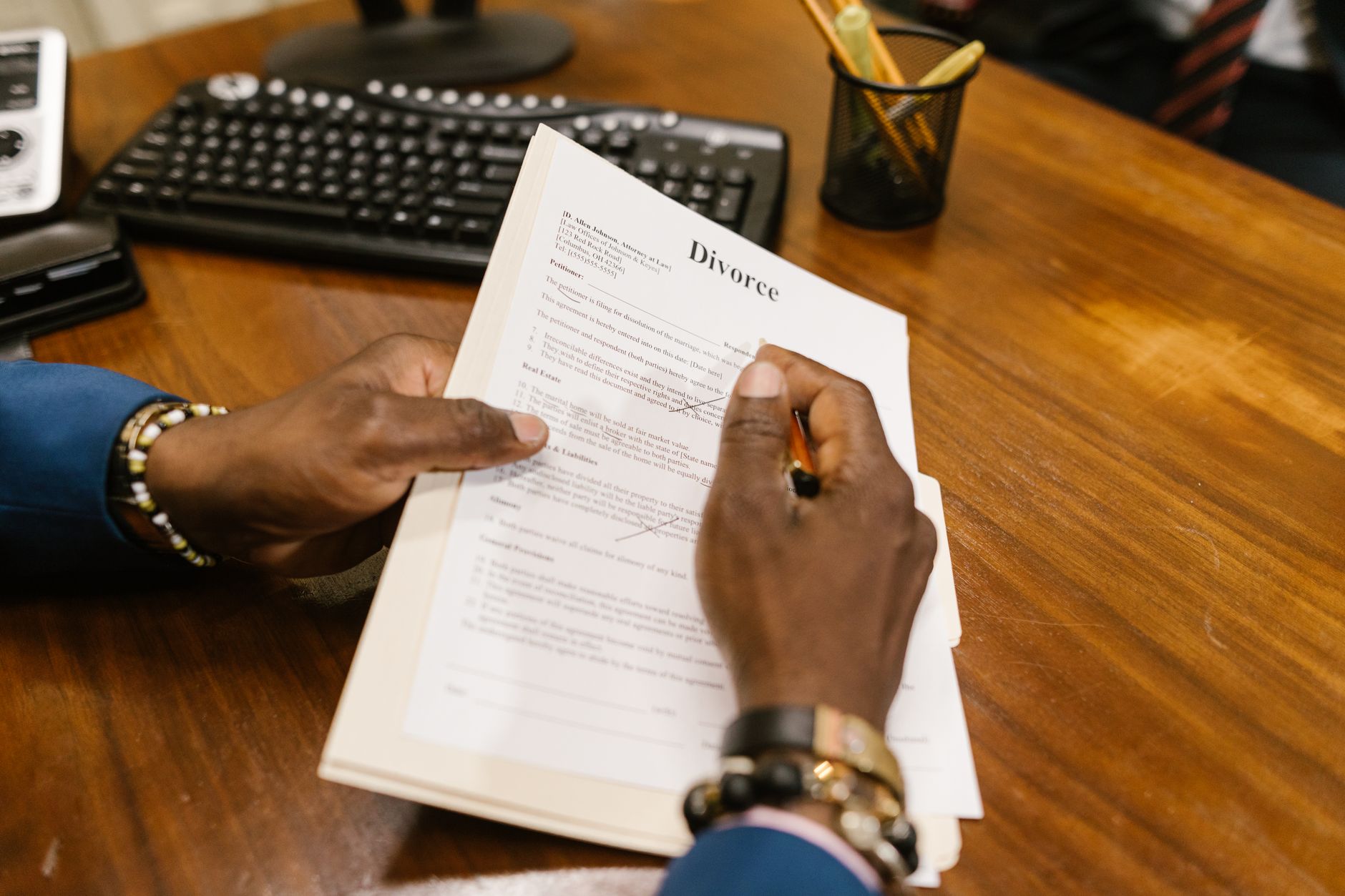 Ilustracja: Ile wynosi taksa notarialna przy zakupie mieszkania: A Ile wynosi taksa notarialna przy zakupie mieszkania: A Buyer's Cost Guide - zdjecie w tresci